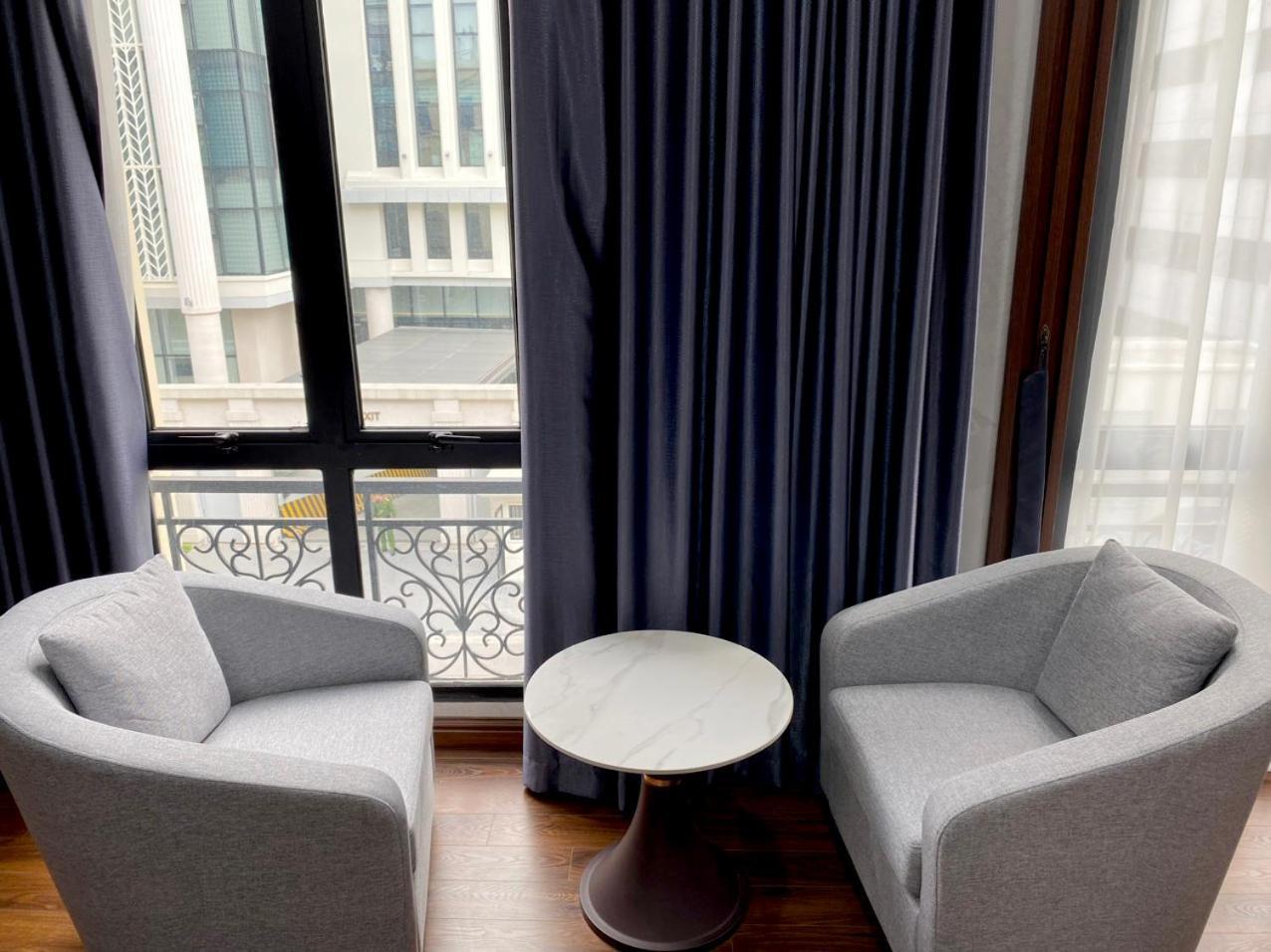 NguyẽN QuyèN Hotel Hanoï Extérieur photo