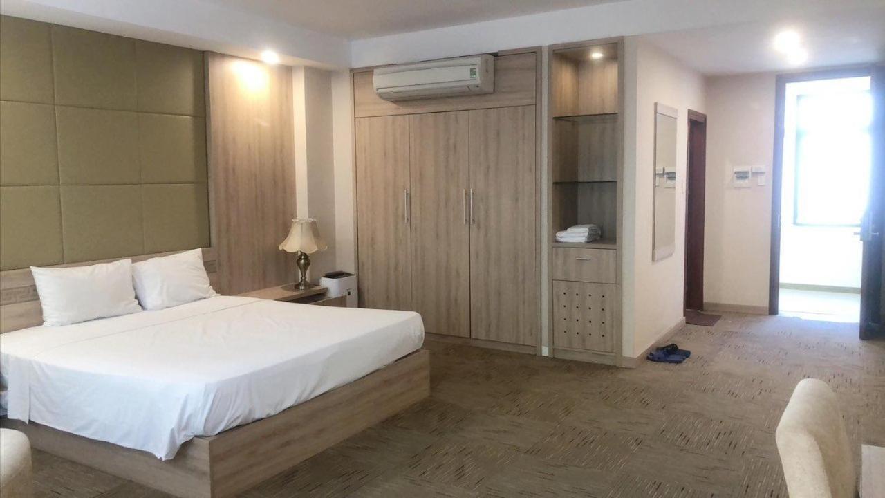 NguyẽN QuyèN Hotel Hanoï Extérieur photo
